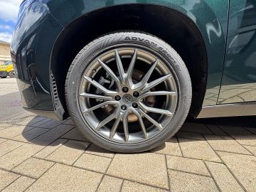 Car image 23