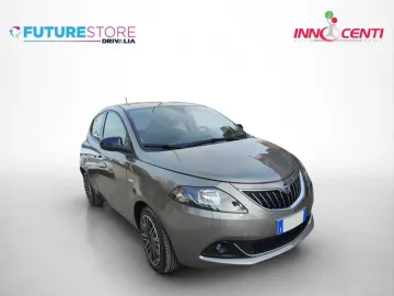 Car image 2