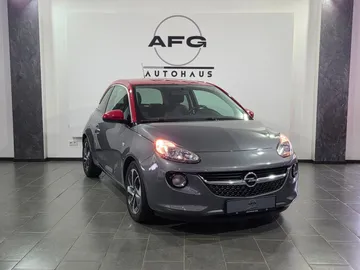 Car image 3
