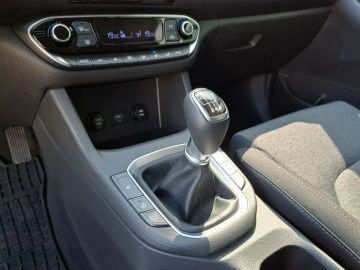 Car image 30