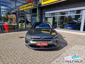 Car image 18