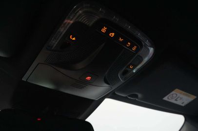 Car image 29