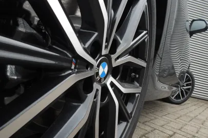 Car image 41