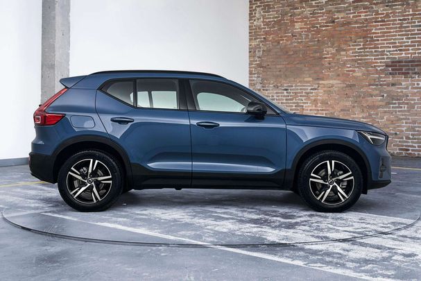 Volvo XC40 B4 Plus Dark 145 kW image number 3