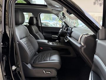 Car image 27