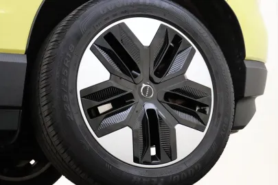 Car image 32