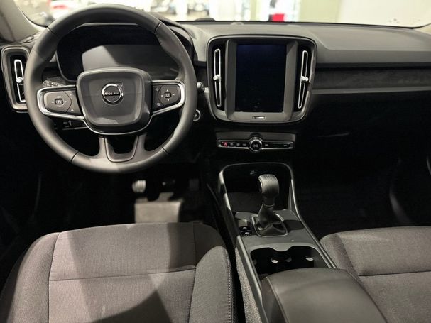 Volvo XC40 T3 120 kW image number 4