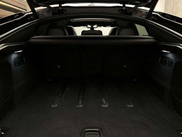 Car image 38