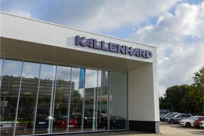 Car image 6