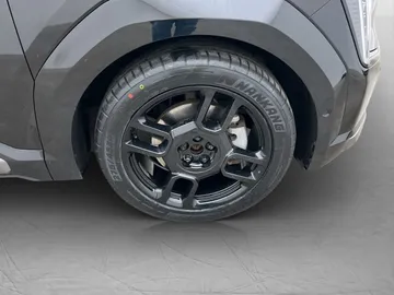 Car image 36