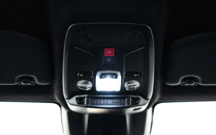 Car image 25