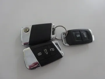 Car image 29