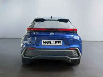 Car image 5