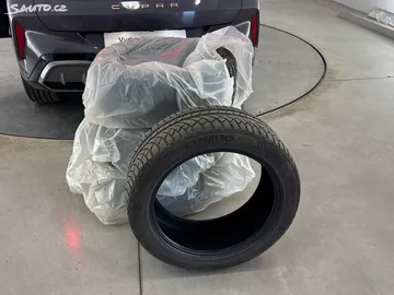 Car image 30
