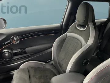 Car image 37