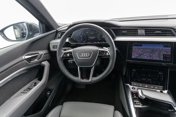 Audi e-tron 55 S-line Sportback 300 kW image number 17