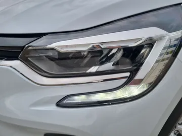 Car image 30