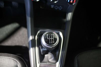 Car image 28