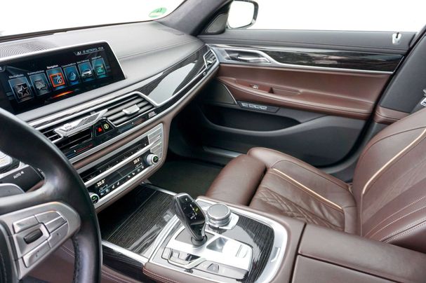 BMW 730d xDrive M Sport 195 kW image number 30