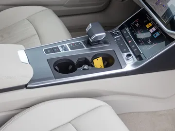 Car image 29
