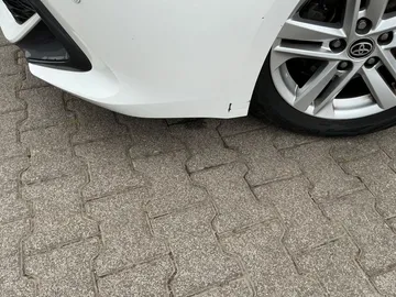 Car image 24
