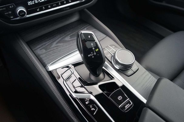 BMW 530 Touring xDrive 215 kW image number 21