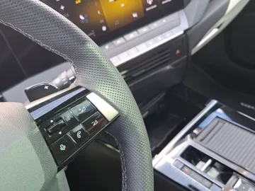 Car image 36