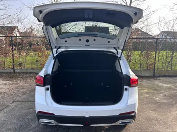 Car image 49