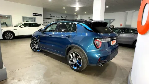 Car image 5