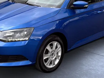 Car image 26