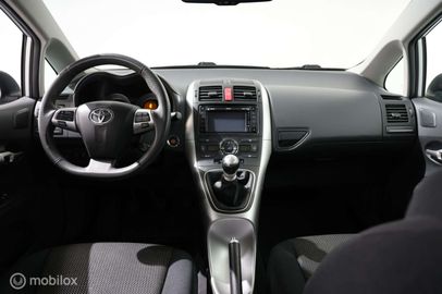 Car image 15