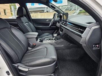 Car image 19
