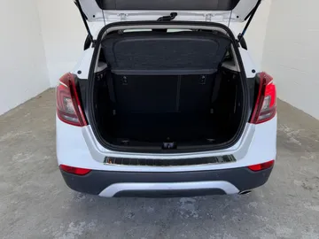 Car image 34