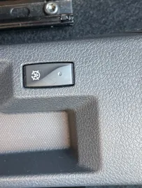 Car image 32