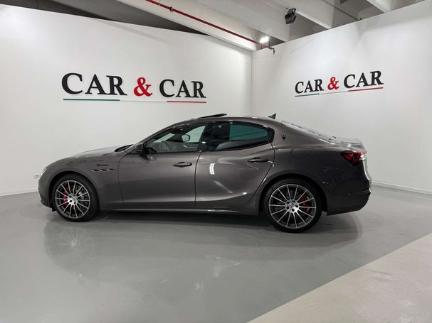 Maserati Ghibli Modena Q4 316 kW image number 5