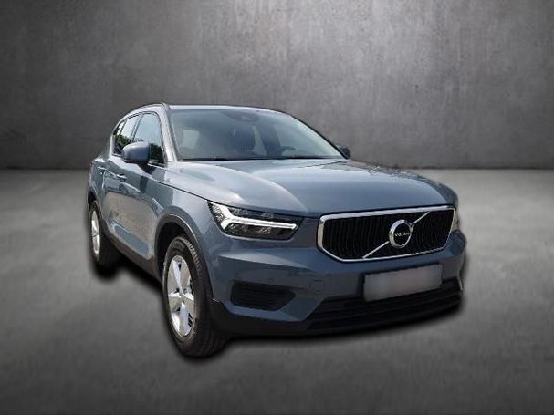 Volvo XC40 Momentum 95 kW image number 2