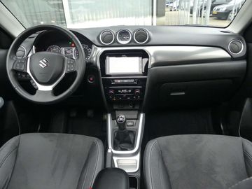 Car image 11