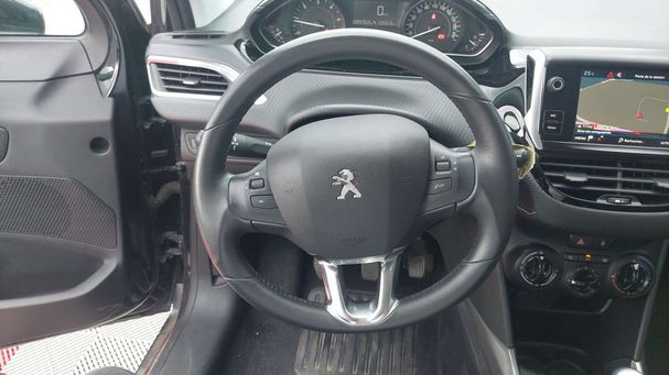 Peugeot 2008 BlueHDi 100 Active 74 kW image number 6