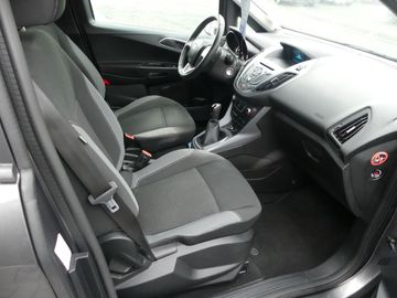 Car image 14