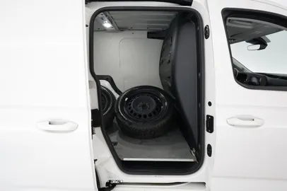 Car image 27