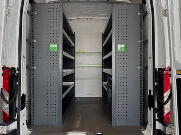 Car image 27