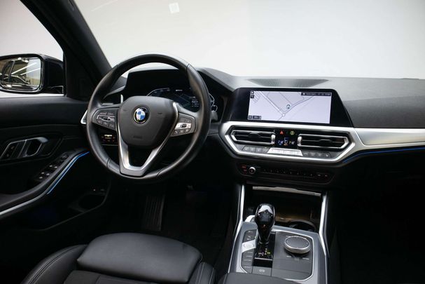 BMW 330 e Touring Sport Line 215 kW image number 7