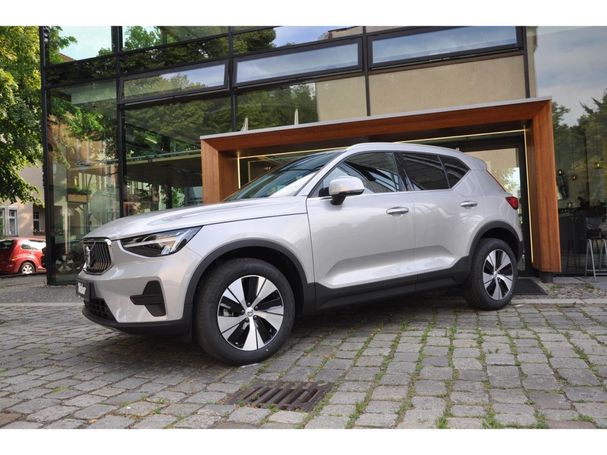 Volvo XC40 B3 Plus 120 kW image number 2