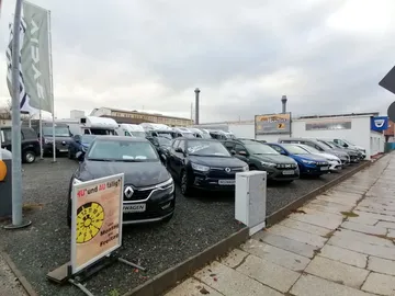 Car image 20