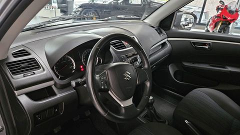 Car image 15