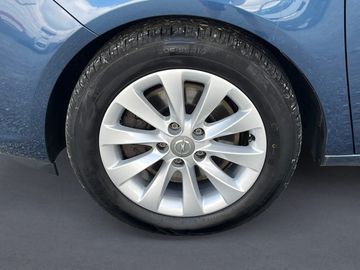 Car image 26