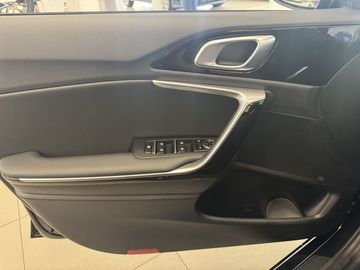 Car image 35