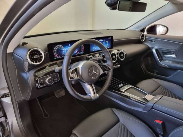 Mercedes-Benz A 180 101 kW image number 9