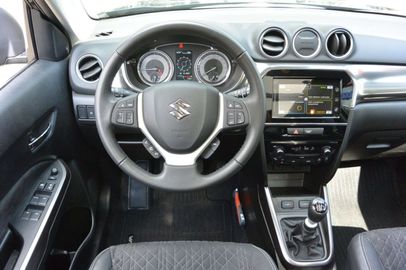 Car image 26