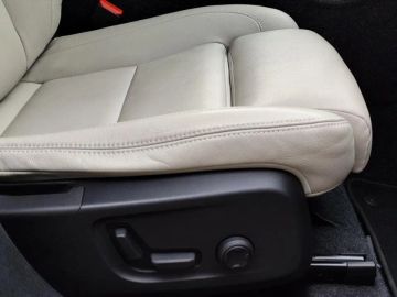 Car image 36